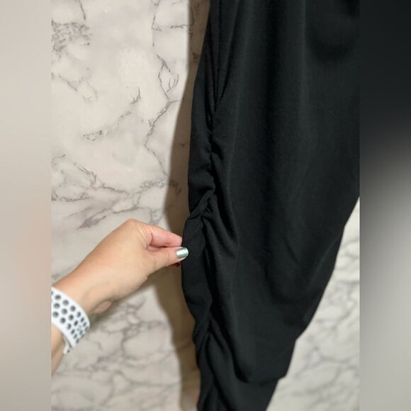 Lulus Total Appeal Black Ruched One-Shoulder Bodycon Midi Dress, black, Size L - Picture 6 of 8